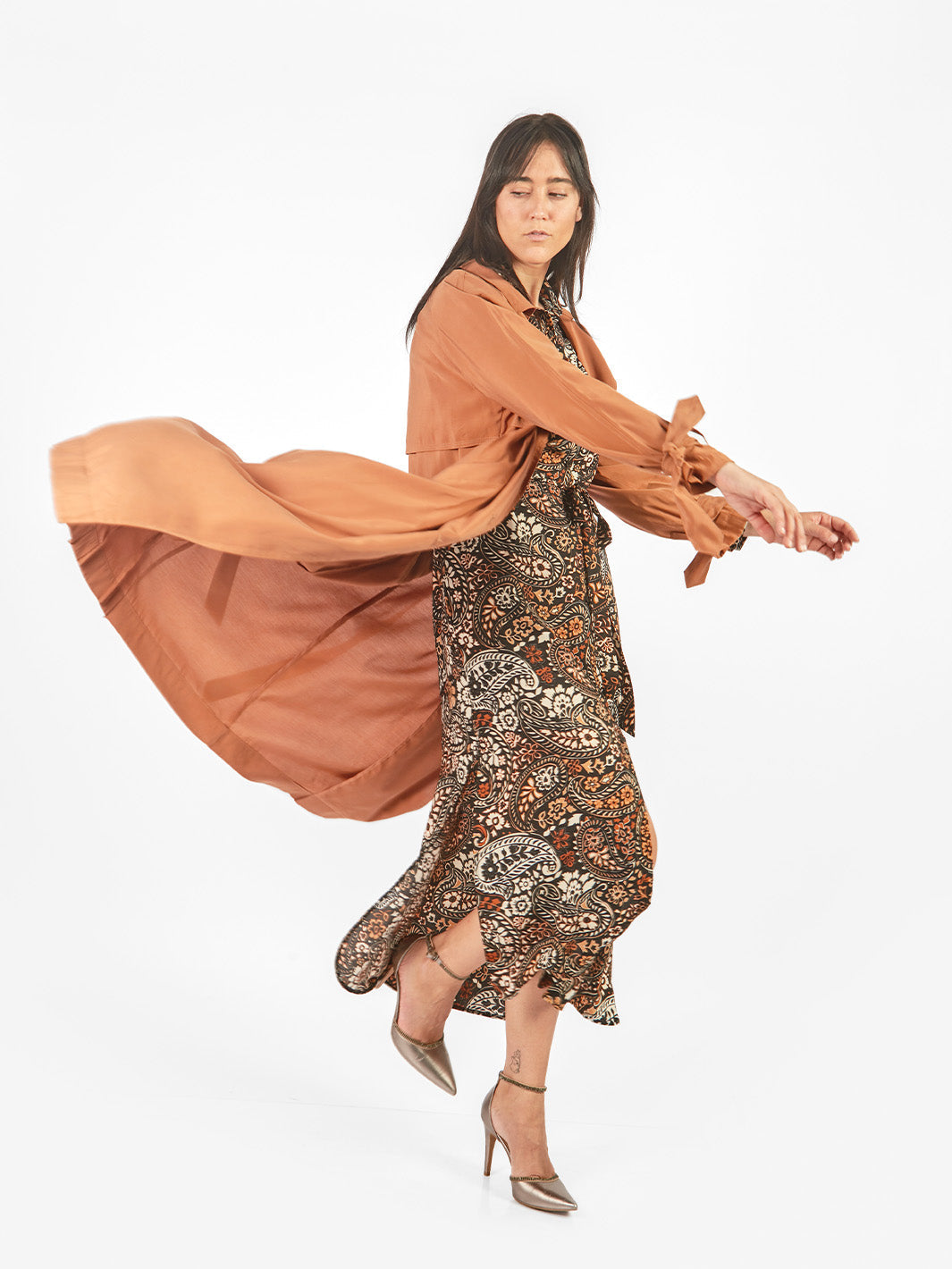 Vestido maxi camisero estampado geométrico lazo cinturón