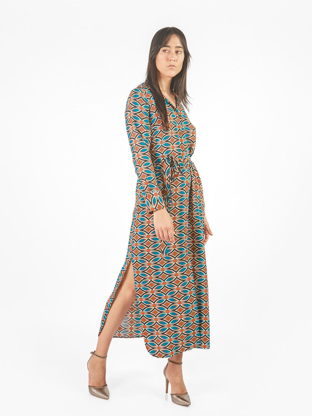 Vestido maxi camisero estampado geométrico lazo cinturón