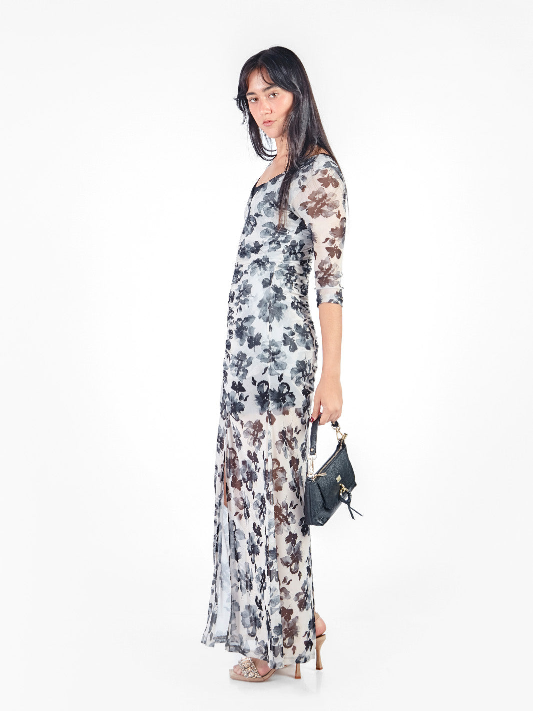 Vestido mesh manga 3/4 con escote en V y corrugado