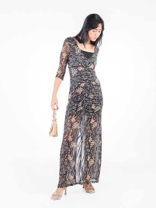 Vestido mesh manga 3/4 con escote en V y corrugado