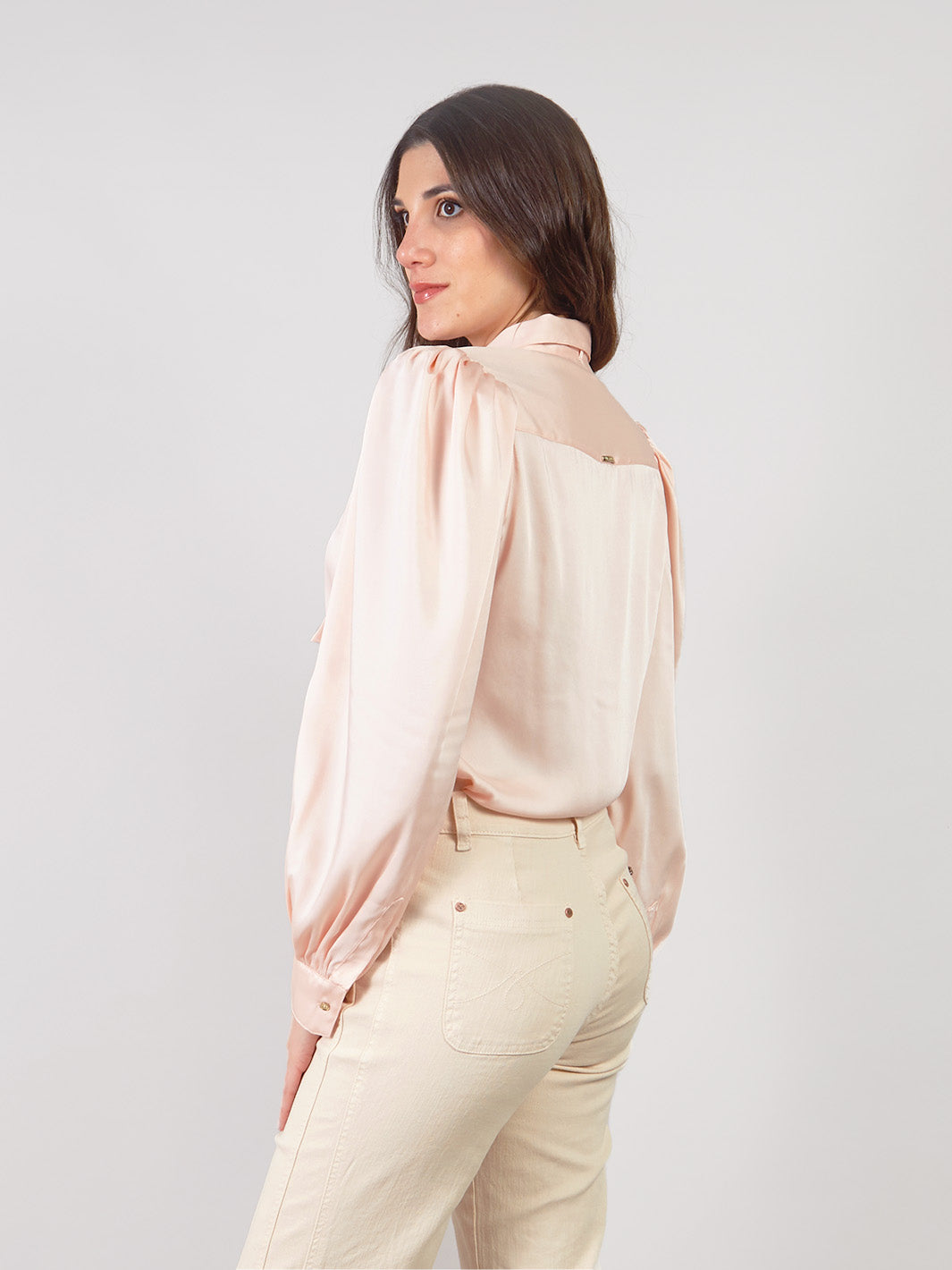 Blusa Manga Larga Cuello con Corbata Elena