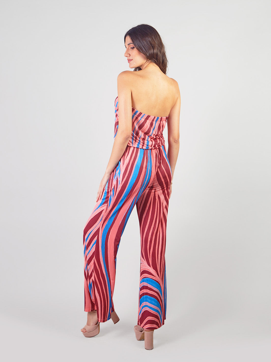 GEORGINA - ENTERIZO STRAPLESS CON BOLSILLOS LATERALES