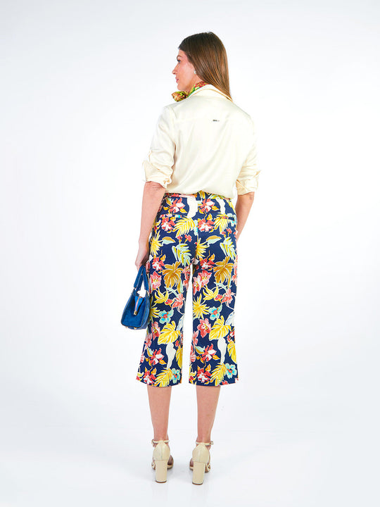 TINA - CAPRI CON ESTAMPADO FLORAL