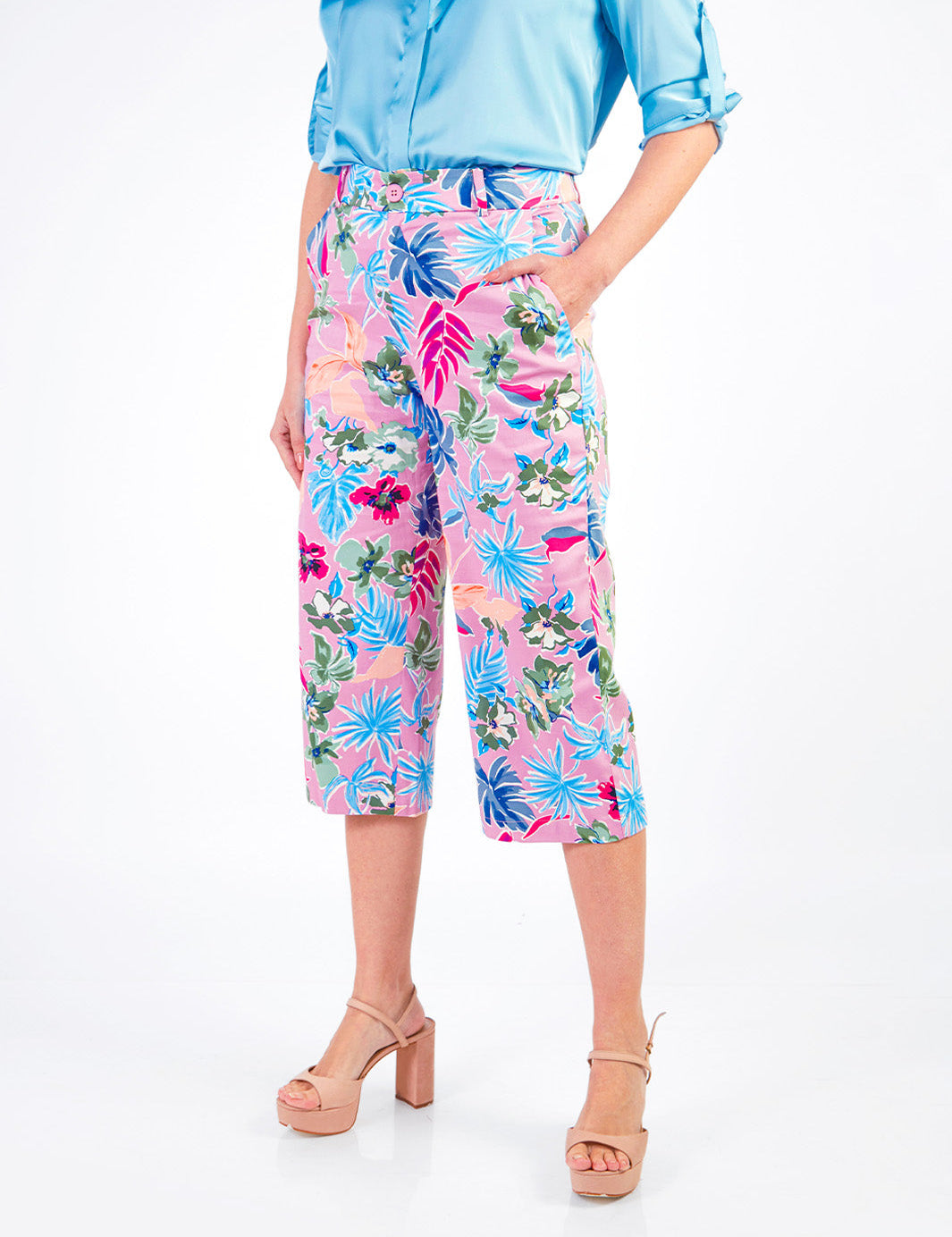 TINA - CAPRI CON ESTAMPADO FLORAL LILA