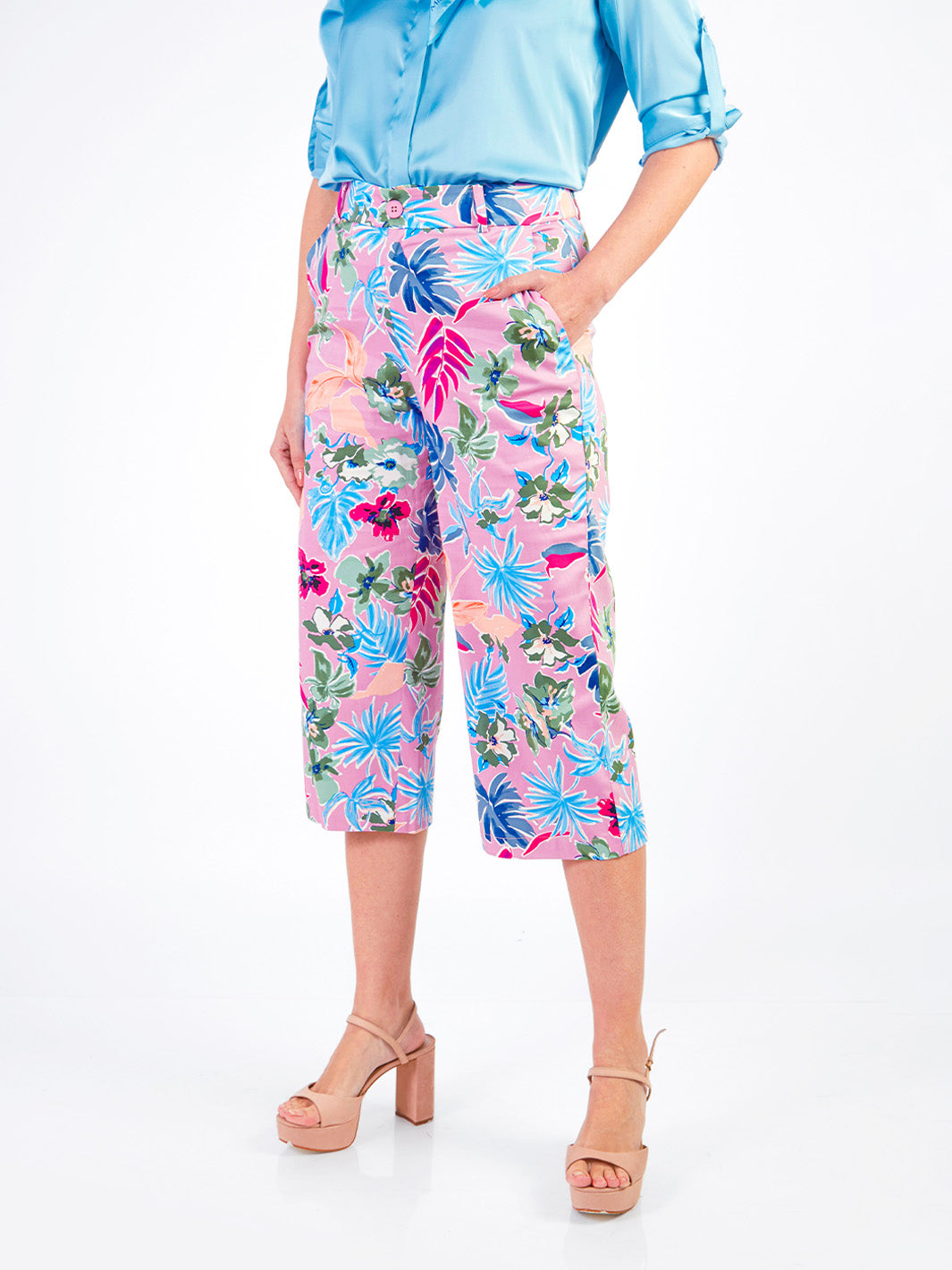 TINA - CAPRI CON ESTAMPADO FLORAL