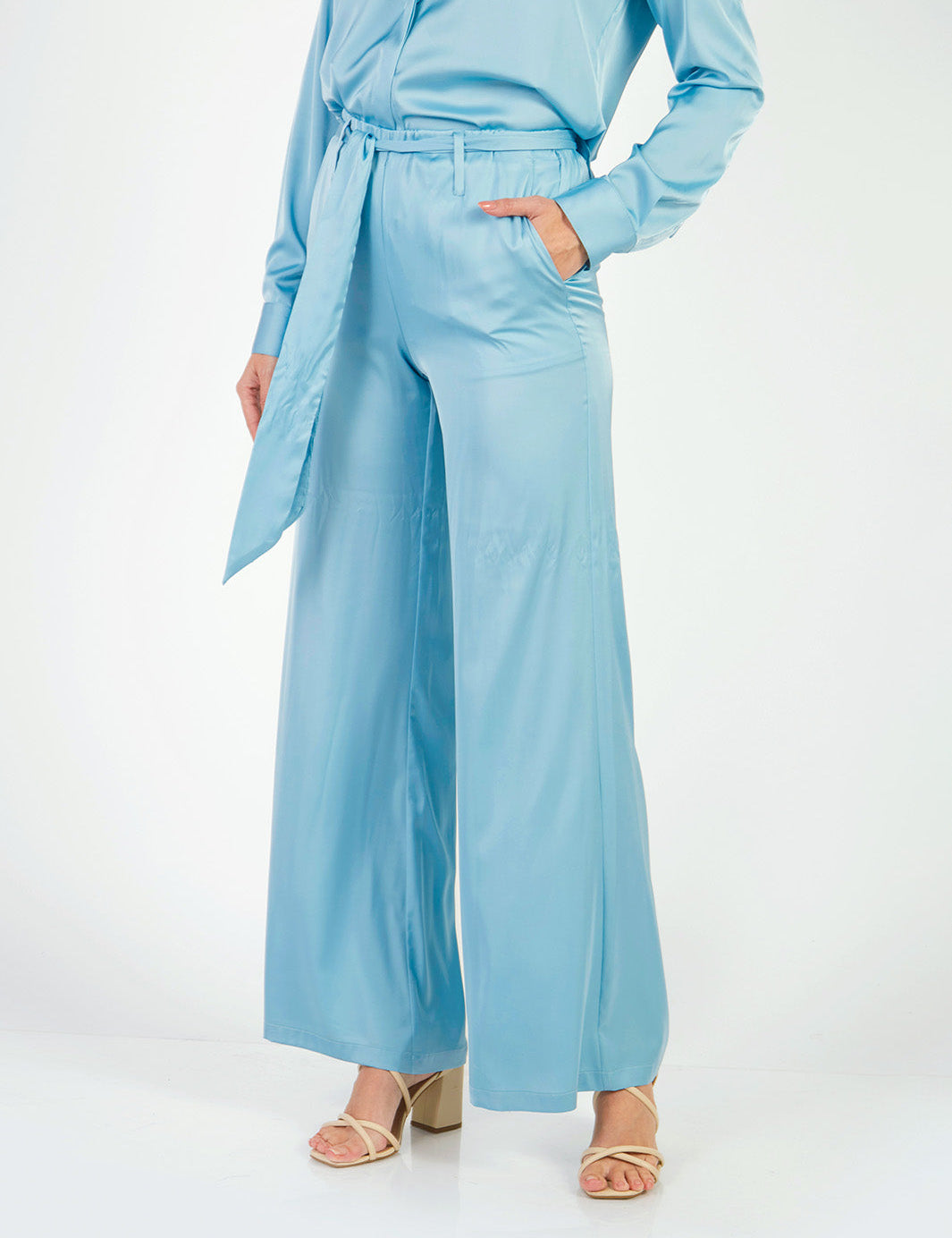 TAYLOR - PANTALÓN CORTE RECTO CELESTE