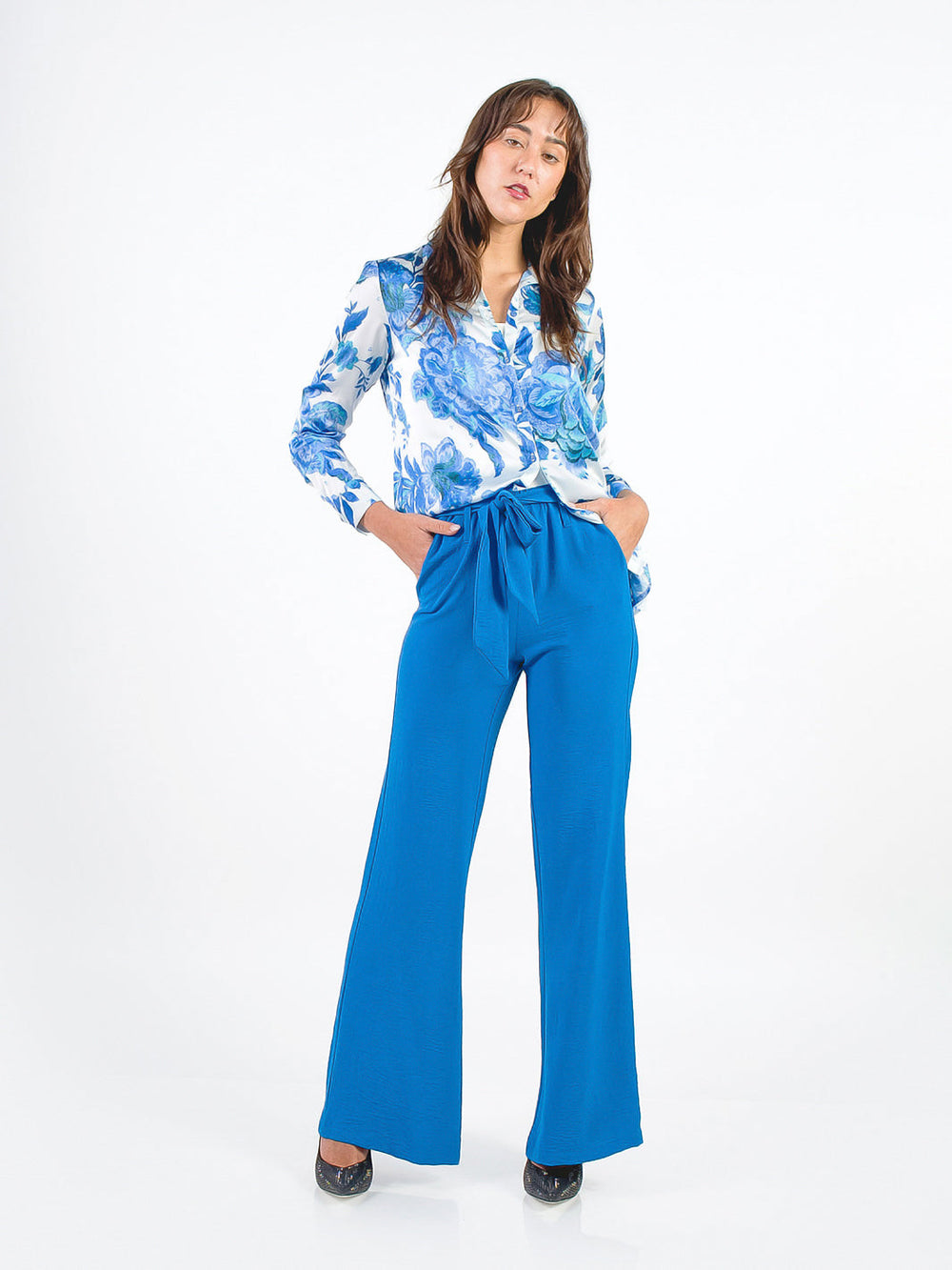 HAILEY - PANTALÓN CORTE RECTO CON LAZO