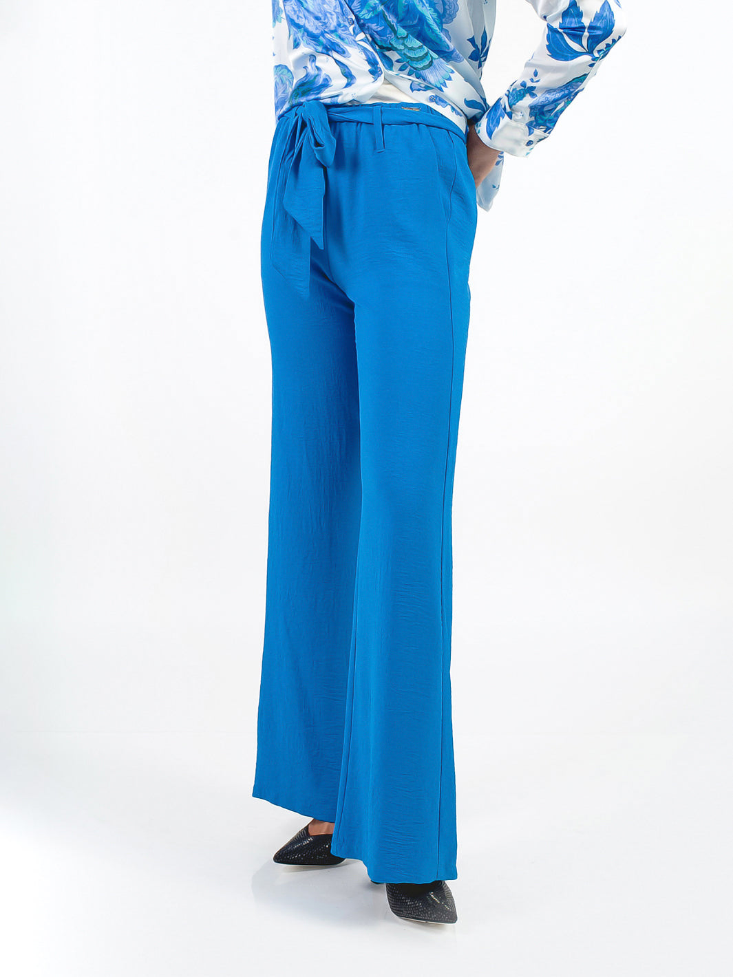 HAILEY - PANTALÓN CORTE RECTO CON LAZO