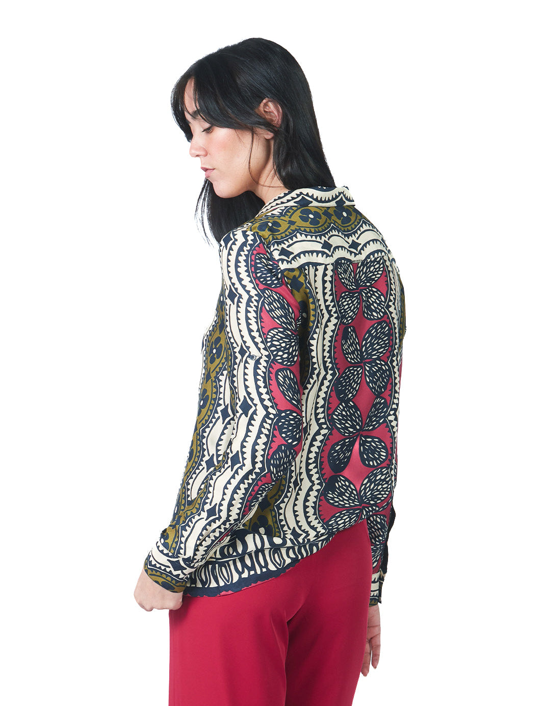 Blusa manga larga de cuello camisero estampada