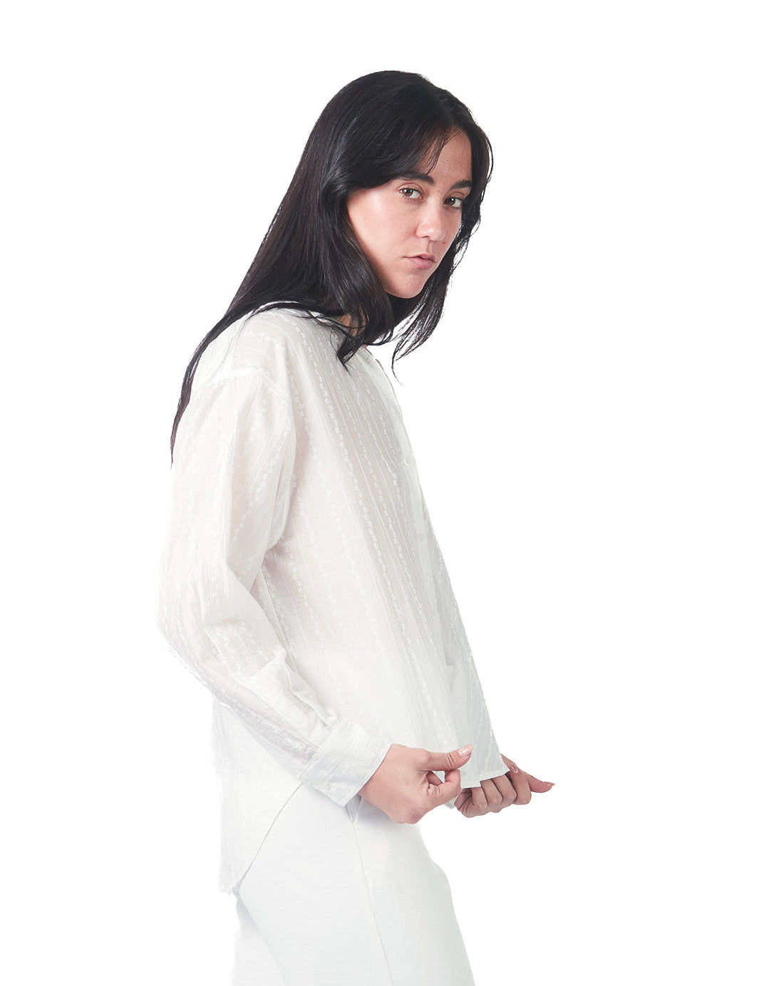 Blusa manga larga de cuello camisero de fit holgado PERLA