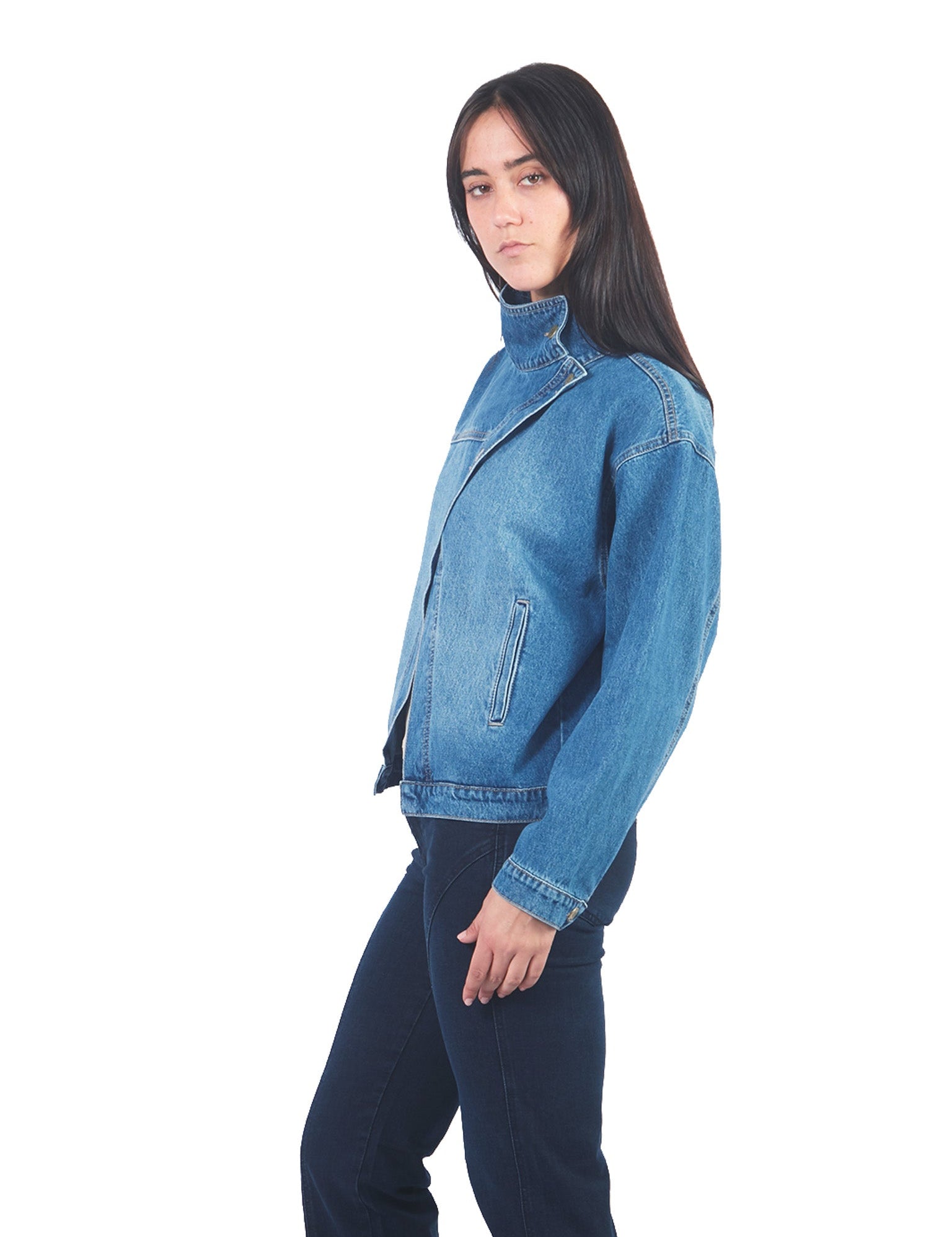 Casaca denim de cuello alto cruzado CELESTE
